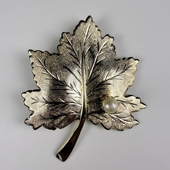 Sarah Coventry Maple Leaf Brooch - Picture 8 of 11